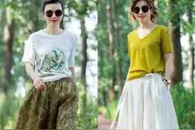 70后小个子女生太会穿，裙子+小衫这样搭配，显高显嫩美胜同龄人图片