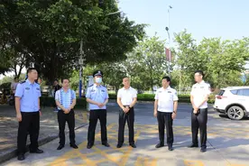 来宾：廖剑波率队检查高考安保工作图片