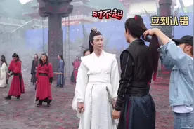 陈情令：肖战又打王一博右脸比身高好逗，听到导演说的话嗑死我了图片