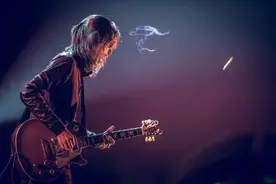 当摇滚乐与交响乐碰撞融合，谢天笑想让世界听到中国摇滚图片