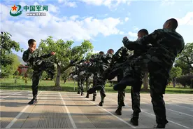 “少林兄弟”同时入伍同一个新兵大队，他们这样比拼图片