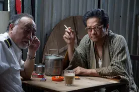 电影《僵尸》的两个结局：你偏向平淡略带悲哀，还是轰烈又唏嘘？图片