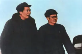 建国后，我军吃了两场败仗，毛主席的态度是：疑人不用，用人不疑图片