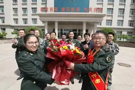 平凡的岗位 不凡的坚守：河南新密人武部马发群献身国防41载受表彰图片