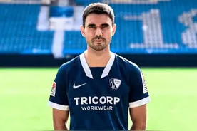 争议！武磊传球打中对手手臂，金希坤就在旁边，没有判罚点球图片