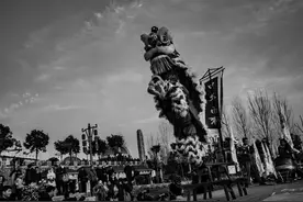 历史上的十三姨过得并不好，19岁嫁给54岁的黄飞鸿，一生无儿无女图片