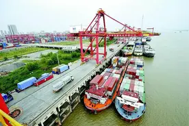 船舶“洗澡”既快又环保，湖北建成三座智慧洗舱站图片