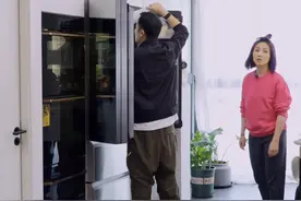 杨千嬅在上海租房住，宋妍霏有2套房子，父亲出镜白发苍苍像爷爷图片