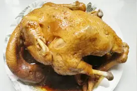 「懒人煲鸡」做整只鸡不一定要用电饭煲，电压力锅也可以做