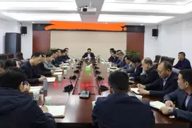 学校里的“封疆大吏”是指谁？图片