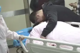 妻子刚出产房，丈夫的行为让人感动，网友：嫁给这个丈夫此生无憾图片