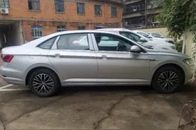 今天给大家介绍一汽大众新款速腾图片