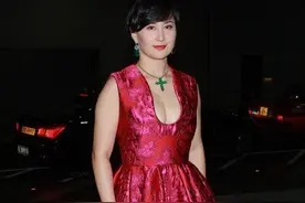 何超琼的坎坷情路：错失初恋，被迫出嫁，情归同志，空拥百亿家财图片