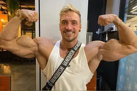 练二头只能用器械？撇开健身房，1个动作在家练出粗壮手臂图片