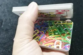 教你一招将别人选的牌从中间控制到最顶面