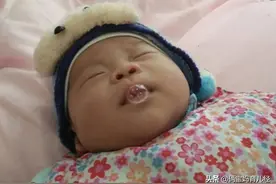 宝宝爱“吐泡泡”并非预示要下雨，这4点原因需了解，家长要注意图片