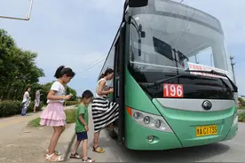 中部第三！郑州公交现有车辆6316台，日均客流量160万人次图片