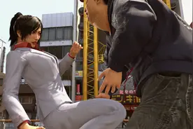 《如龙：极2》桐生一马性转Mod截图 美女打手撩阴腿图片