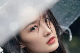 春晚彩排后台，李现与李沁同框颜值爆表，不愧是男神女神图片