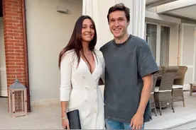 小基耶萨零零后女友又纯又欲，身材火辣！意大利太太团中最嫩模的一位图片