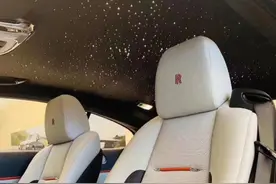 星空车顶长啥样？劳斯莱斯魅影双门轿跑车进店实拍 不光是豪华图片