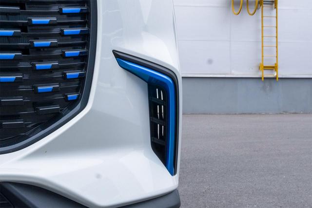 场地试驾上汽MAXUS EUNIQ 5，底盘质感出色的家用MPV