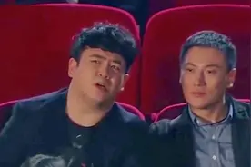 影视剧中爆笑神传话，语言从嘴到耳朵，传出了多少误会和笑话.图片
