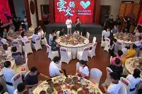 薇娅赴马云火锅之约引热议：带货皇后薇娅当之无愧图片
