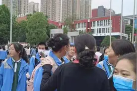 2021河北中考数学最难 最后两道题难倒一大片 多人空题出考场图片