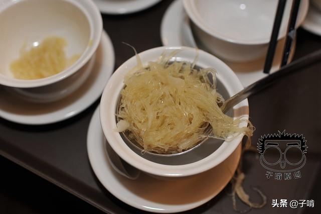 花胶炖鱼翅 花胶炖鱼翅有什么功效 花胶炖鱼翅 花胶炖鱼翅有什么功效