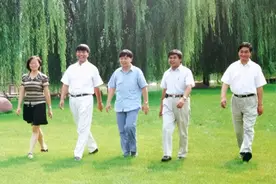 劫后重生，这四人成了亿万富翁图片