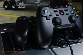 可以玩云游戏的平价游戏手柄：北通蝙蝠4图片