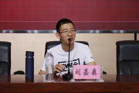 衡水中学文科状元刘嘉森，673分被北大录取，如今却靠演讲为生图片