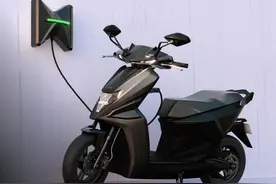 这3款高速电摩，不但时速超过65km/h，续航更是达到120km以上图片