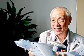 全球都说中国不能自研预警机，王老却说要领先全球，他做到了图片