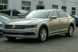 大众版“A6”亮相，2.0T加速8秒，车长5米，新辉昂真霸气图片