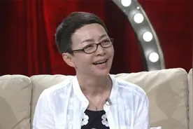 52岁放央视春晚“鸽子”，被免职后再无音讯，60岁黄宏衰老难认图片