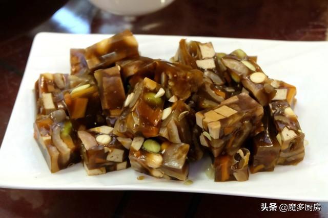 来北京吃卤煮，小肠陈必须去，卤煮火锅味道赞，还有地道京味菜