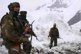 拉达克太寒冷，印军藏进水泥管道：肯定借鉴了流浪汉过冬睡下水道图片