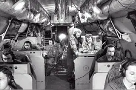 1969年，朝鲜不经警告，直接击落美国预警机，美国做了什么？图片