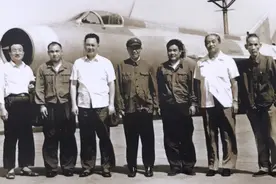 歼8性能很好，要防美国偷资料，图纸锁进保险柜里，3年不生产图片