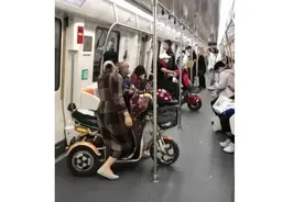 电动车能进郑州地铁？官方最新回应来了：是乘客携带的残疾人助力车图片