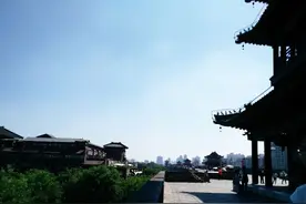 骑车都难！西安城墙竟然这么大？想四个城门走一圈，怕是脚要废图片