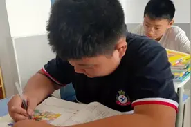 13岁少年试飞无人机发现老人落水！接下来的操作堪称教科书级图片