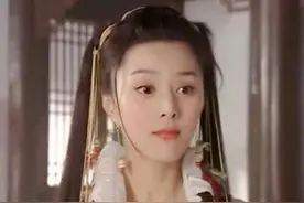 娱乐圈都靠“金主”上位，自封“莲花”的她不！她靠“将军”妹妹图片