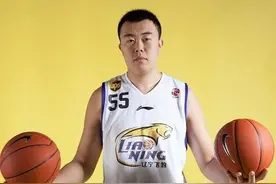 征战CBA14个赛季，韩德君从辽宁男篮赚到了多少薪水？图片