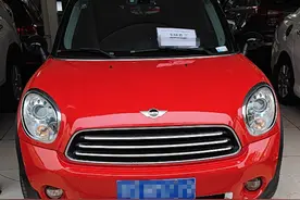 9万多买台朋友价的宝马MINI，看到实车让小姐姐大失所望图片