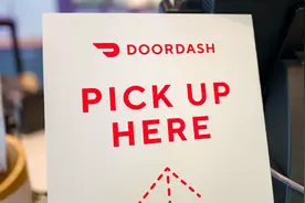 华人三剑客创立的Doordash上市了，市值接近Airbnb图片