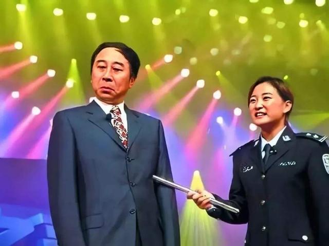 “寒门孝女”贾玲的成名秘史，和她背后的4位重要人物