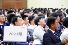 高校新生男女比例数据，985大学女生不及40%，与普通院校刚好相反图片